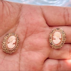 Antique Hand Carved Cameo in Natural Shell